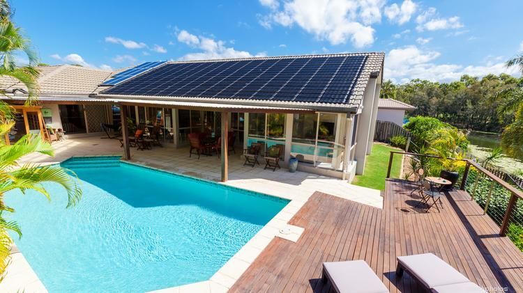 Giải pháp tiết kiệm với hệ thống điện mặt trời cho khách sạn - DPTech